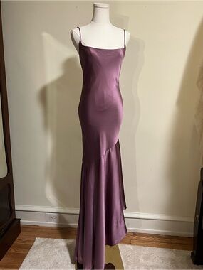 reem acra purple dress taylorswift stunned last night wearing a sleeveless, flowy Reem Acra lavender ballgown during her #erastour debut in Miami! Photos: #gettyimages #TaylorSwift #miamiFashion #SwiftStyle #Swifties #ReemAcra #redcarpet #reemacrawedding #Eras #SpeakNow